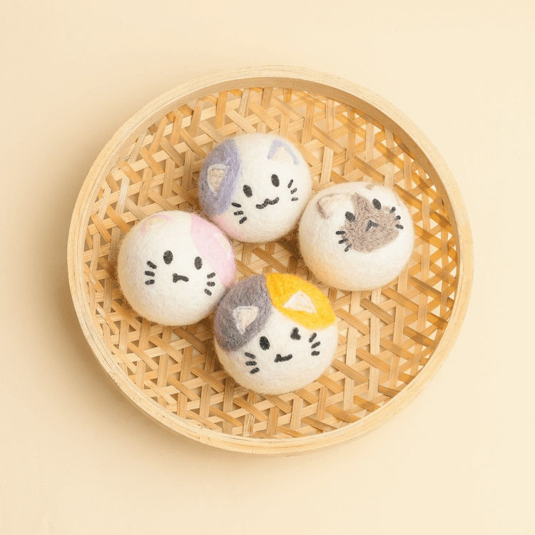 The Velora Smart Self-Rotating Ball! Pet Tease Cat Ball Self-indulgence Interactive Toy